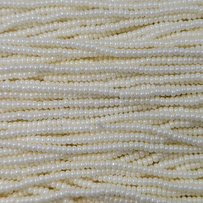 10/0 Opaque Ivory Pearl Czech Glass Seed Bead Mix - 12 Strand Hank (10CZ14) - Beads and Babble