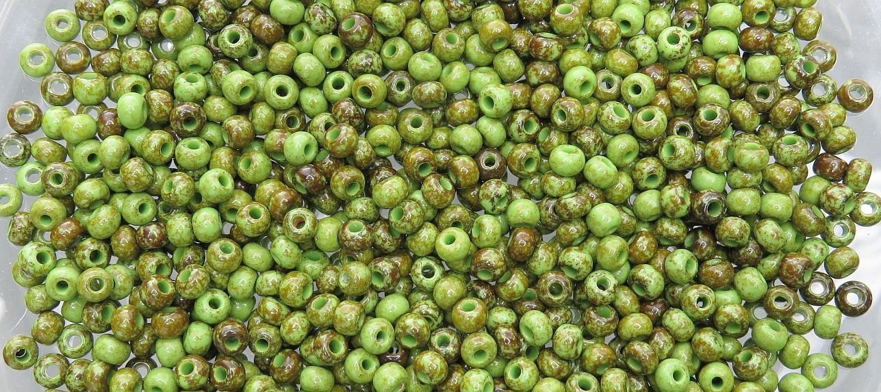 2/0 Opaque Green Picasso Czech Glass Seed Beads 20 Grams (2CS122) - Beads and Babble